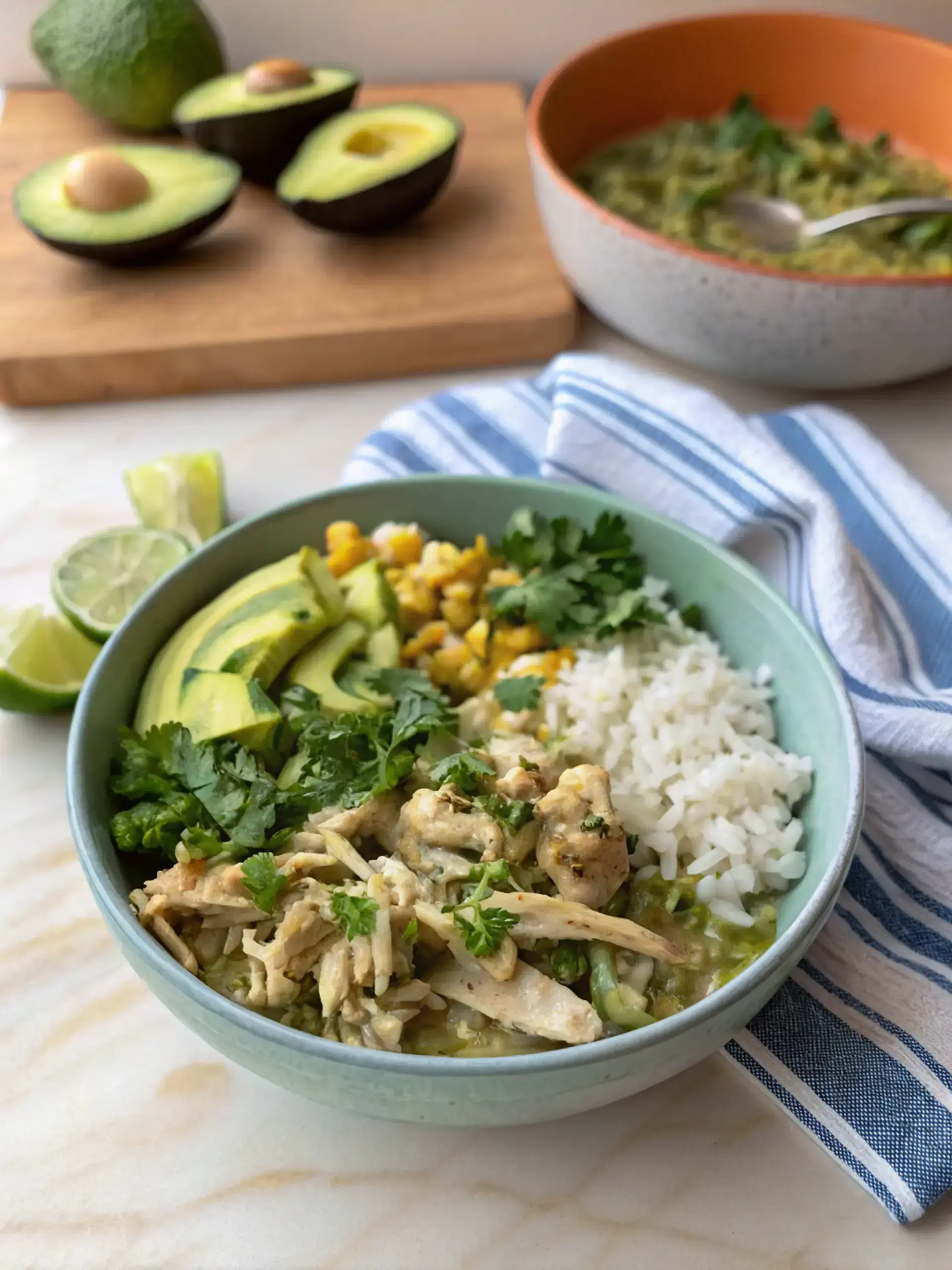 Easy Salsa Verde Chicken Bowls image1