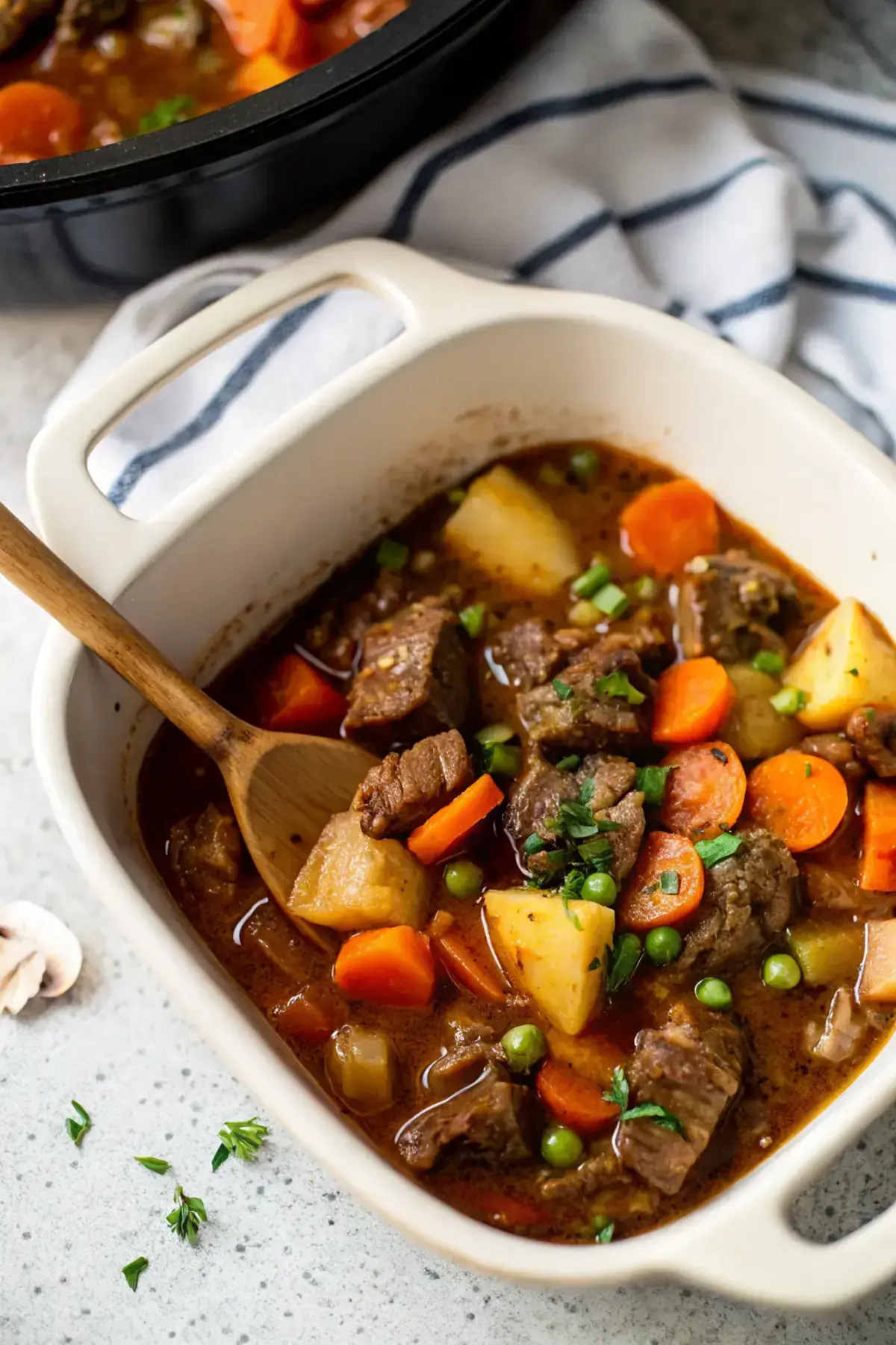 Easy Slow Cooker Beef Stew image1
