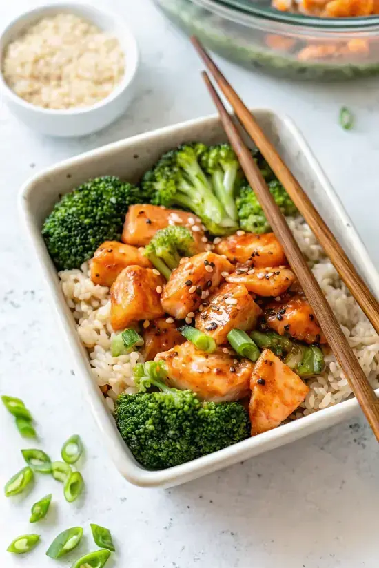Honey Sriracha Chicken and Broccoli Bowls